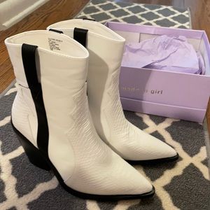 Madden Girl white w/ black trim boots